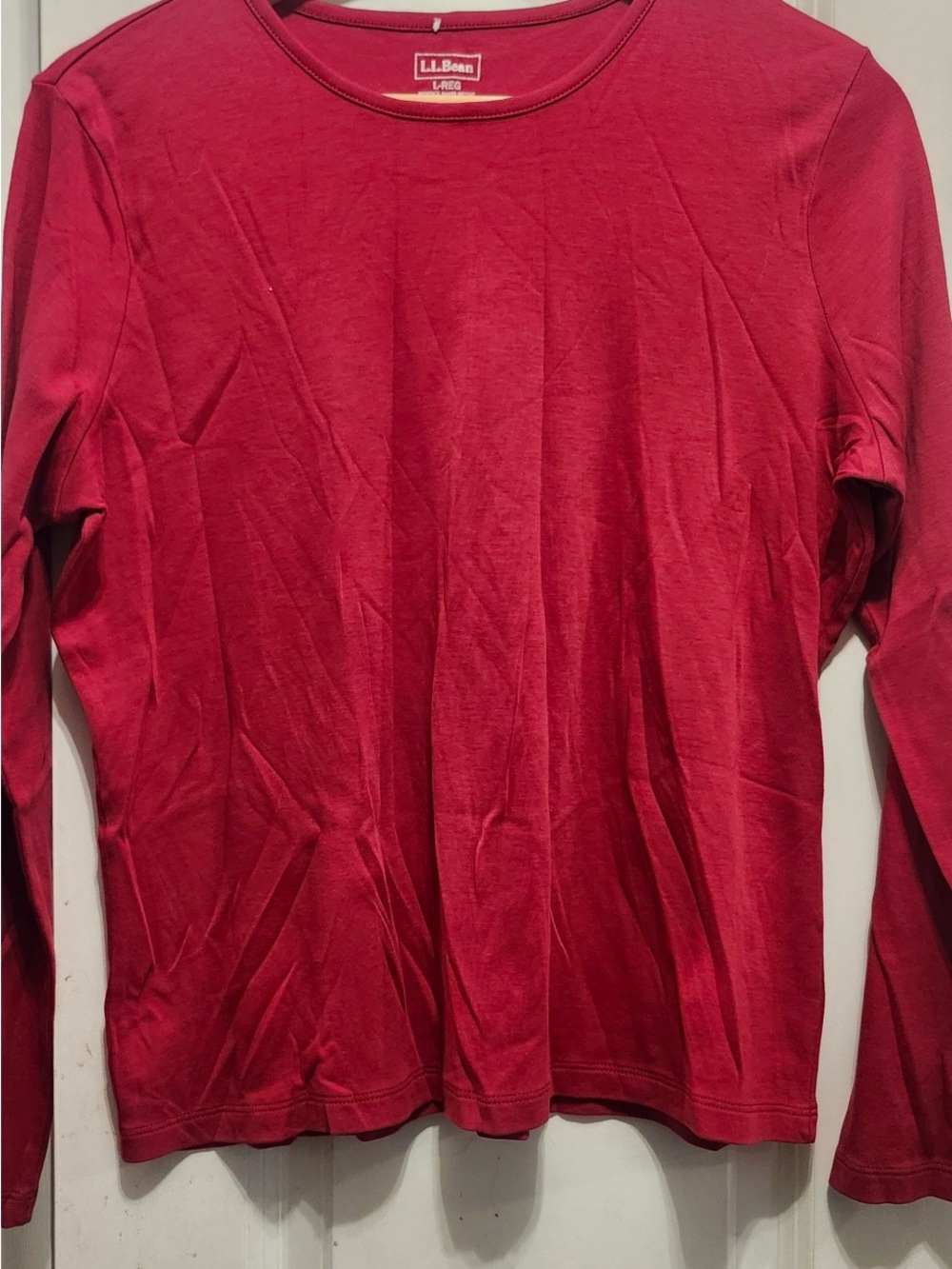 L.L. Bean Womans Long-Sleeve Crewneck Shirt in Berry Red